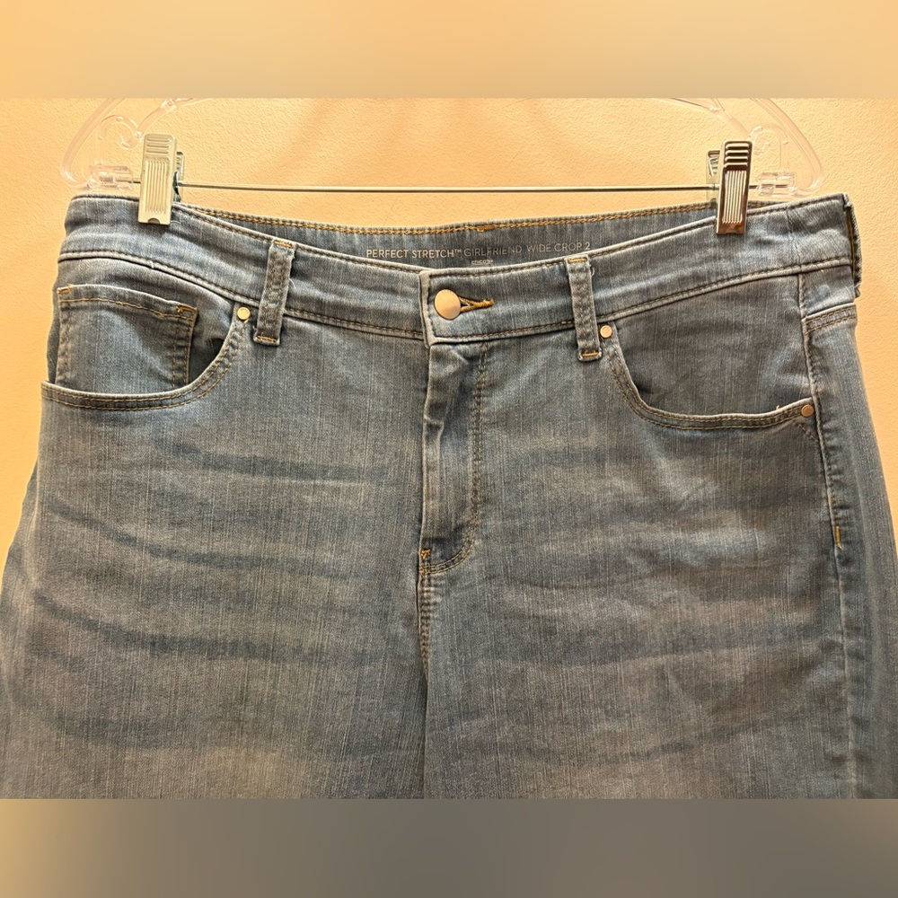 Chico’s Perfect Stretch Girlfriend Wide Crop Pants Jeans Denim Like New Size 2.0 - Picture 2 of 8